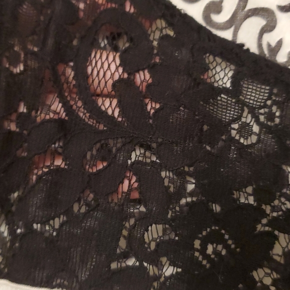 Women's Old Navy Dressy Blouse Top Black and White - Picture 4 of 7